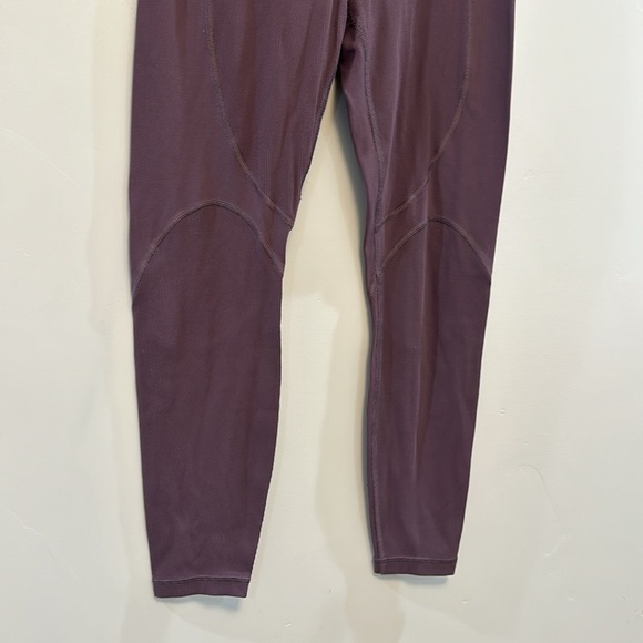 ATHLETA rise up rib 7/8 tight light purple legging - Picture 4 of 10